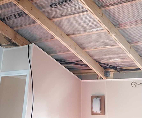 Réparation de toiture et de charpente d’un mobil-home dans la Somme pour prévenir les infiltrations d’eau.